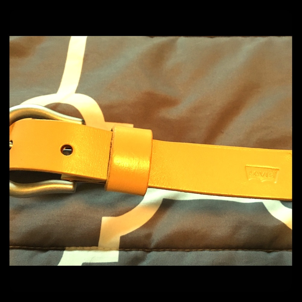 Yellow leather Levi’s belt - Medium